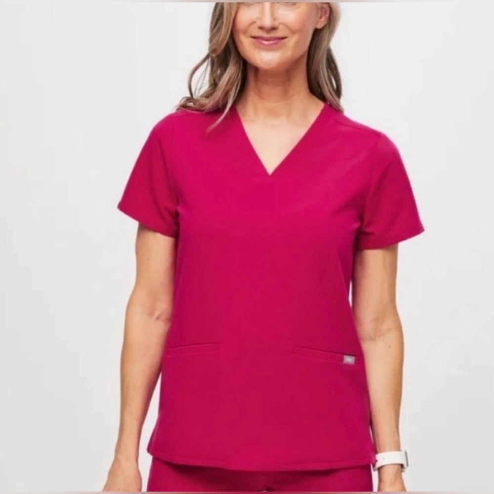 Figs Casma Scrub top in Ultra Rose size X-small. In EUC.